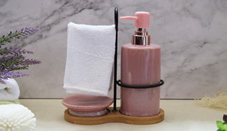 Single Lotion Dispenser +Iron stand+Towel